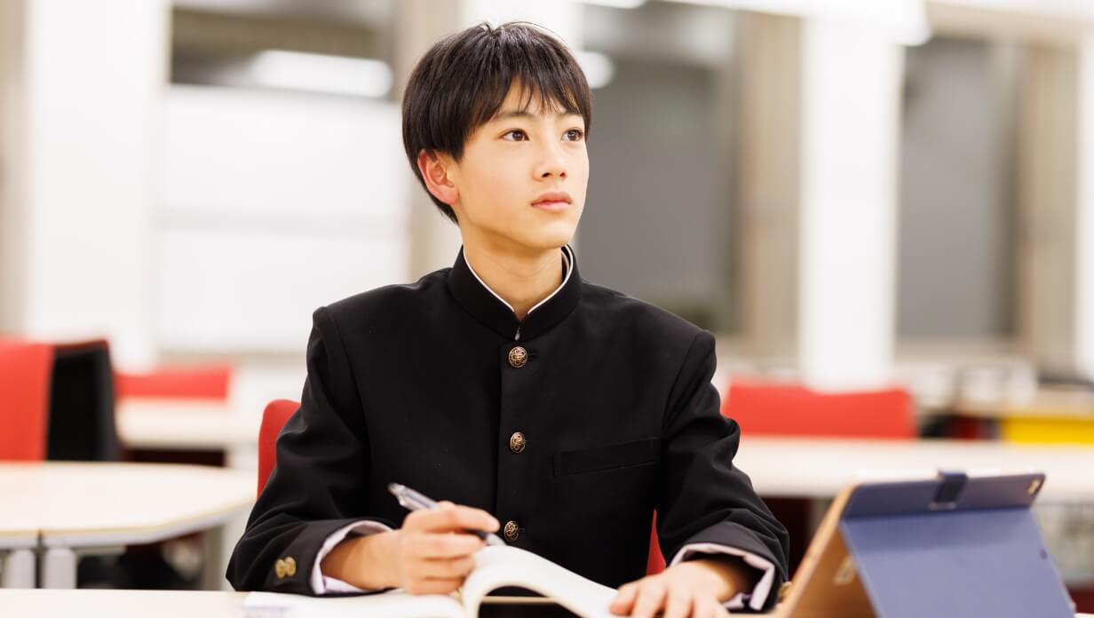 最新AIが一人ひとりの伸びしろを見つけ出し、精鋭講師陣がマンツーマンで指導します！